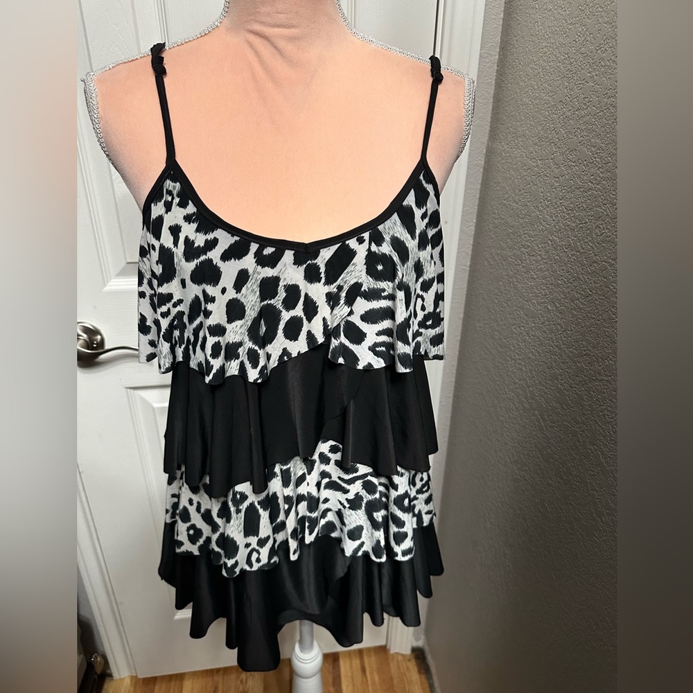 Tiered Ruffle Front Leopard Cami - Picture 2 of 8